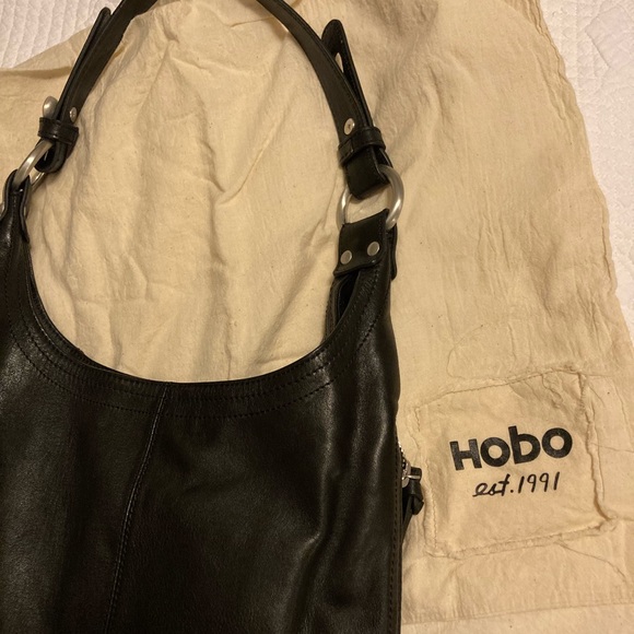 HOBO Classic Black Leather Shoulder Bag - Picture 6 of 6